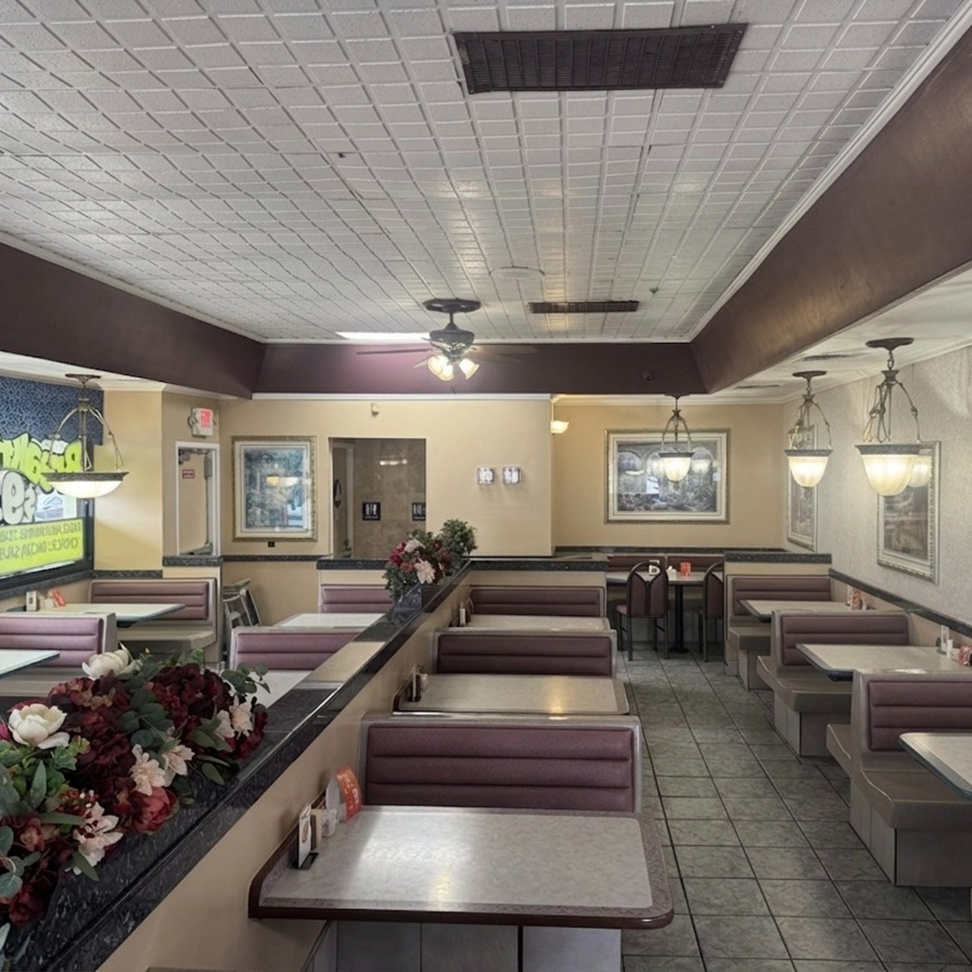 Welcome to Yellow Basket Restaurant – Santa Ana